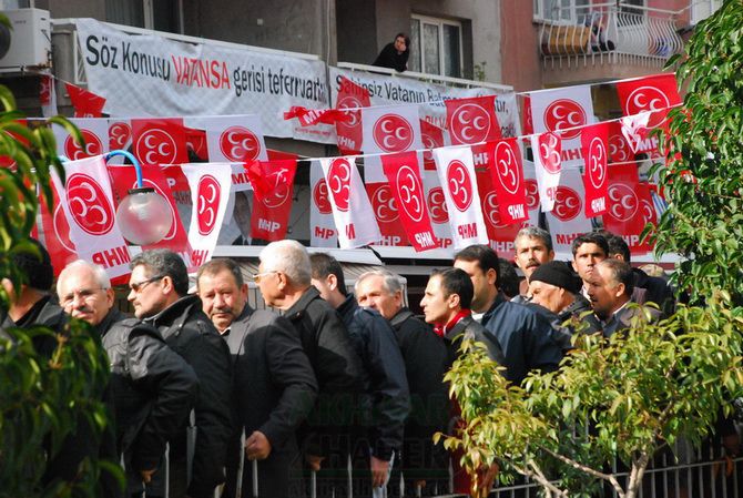 MHP LİDERi DEVLET BAHÇELİ AKHİSARLILAR İLE BULUŞTU